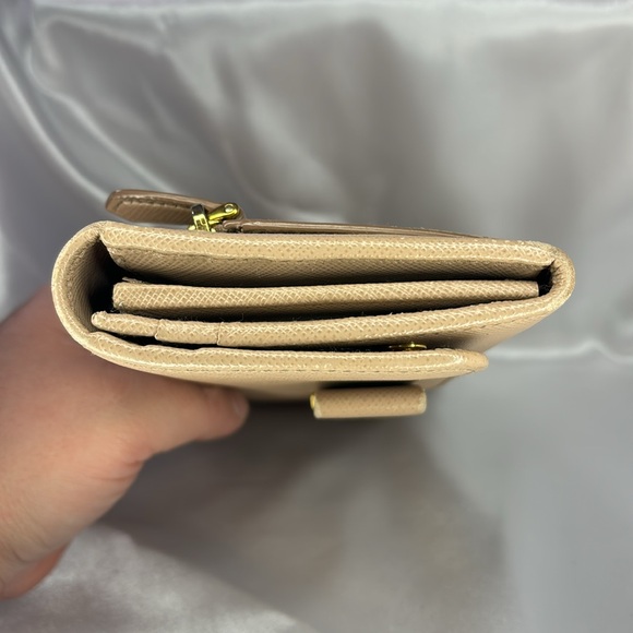 PRADA SAFFIANO FIOCCO WALLET W/AUTHENTICITY CARD - Picture 3 of 11